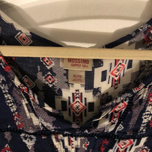 Patterned top - Picture 2 of 6